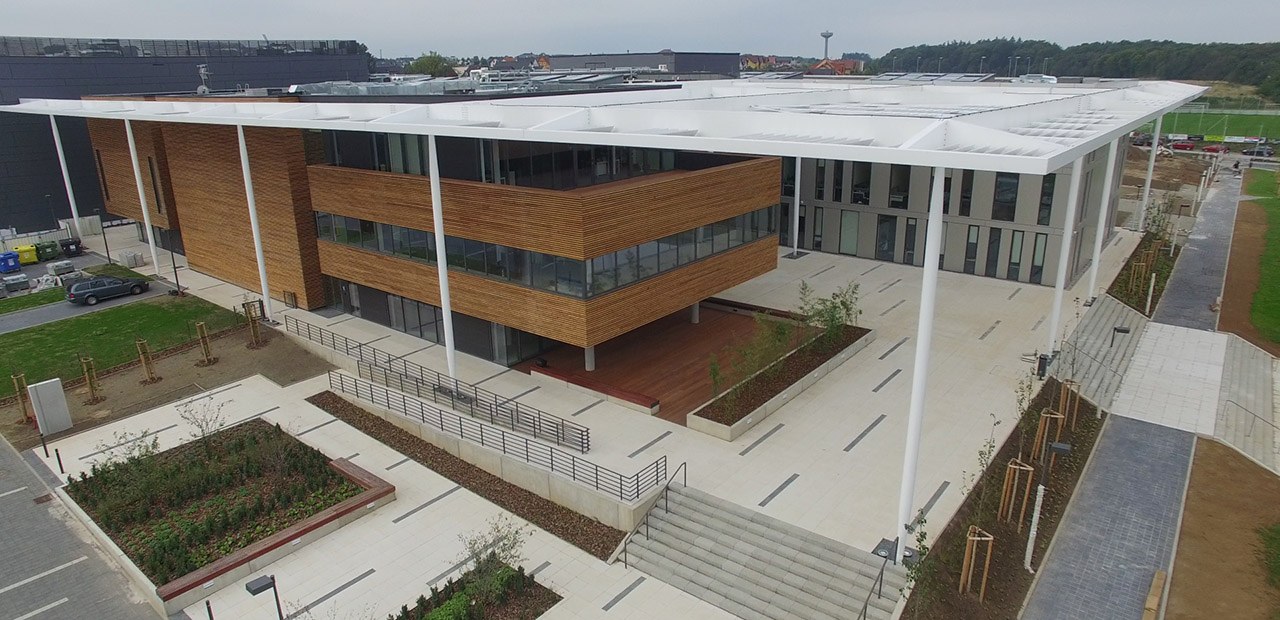 ELI Beamlines International Laser Research Centre, Prague